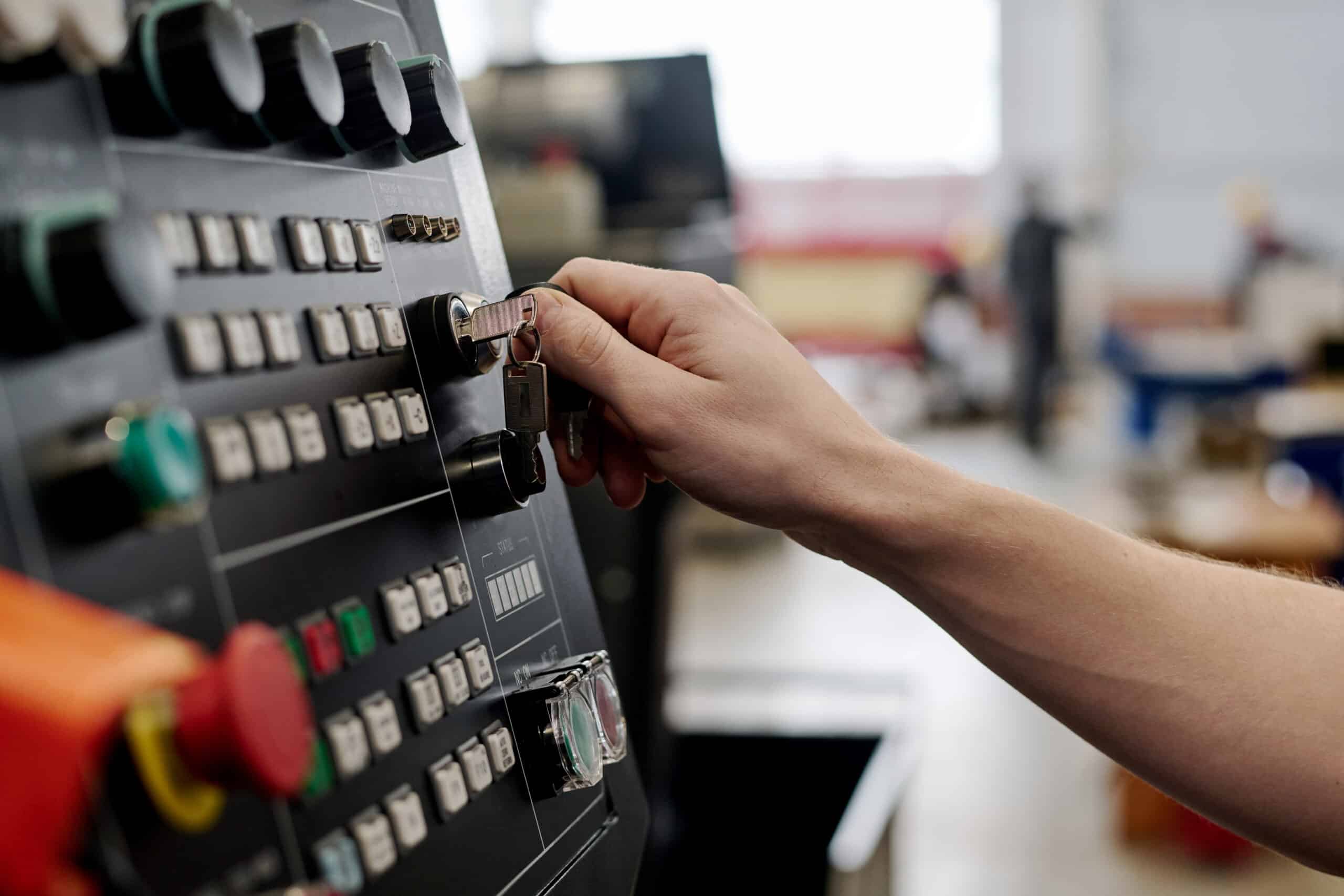 mikro cnc drehen steuerung scaled